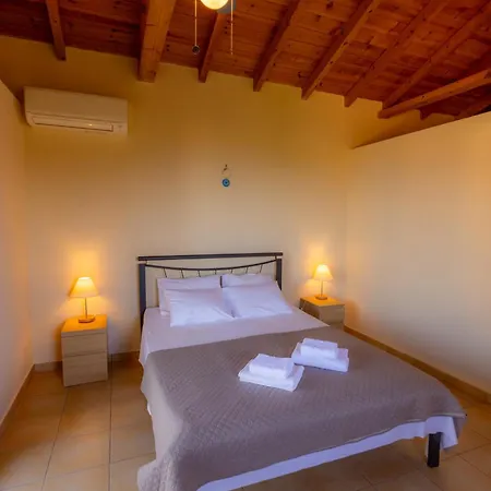 Amoni Holiday Homes *