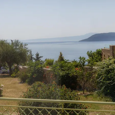 Amoni Holiday Homes Кардамили