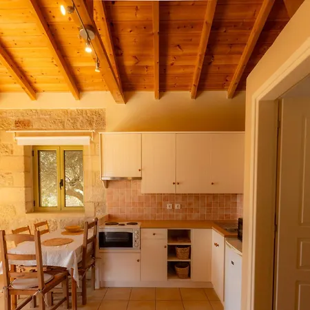 Amoni Holiday Homes *