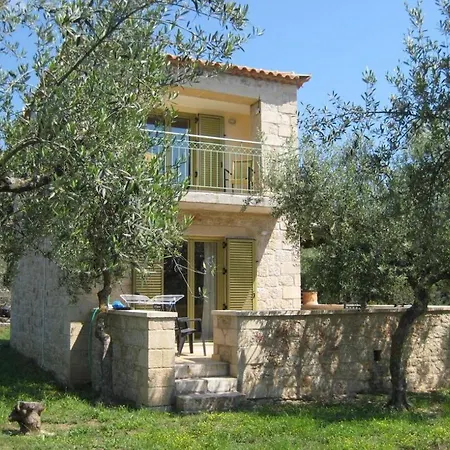Amoni Holiday Homes Ferienhaus