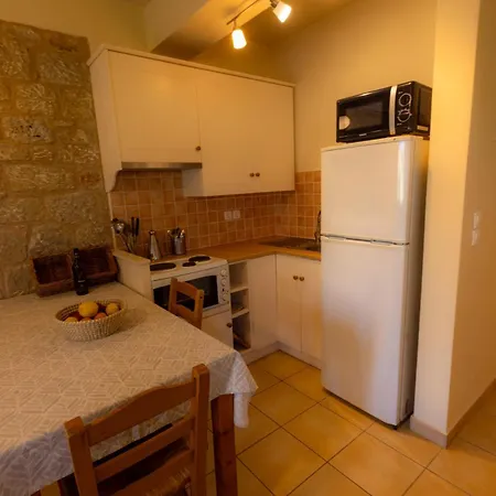 Amoni Holiday Homes *