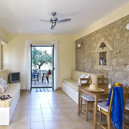 Amoni Holiday Homes *