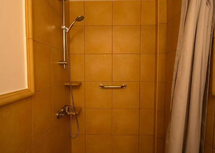 Amoni Homes * Kardhamili