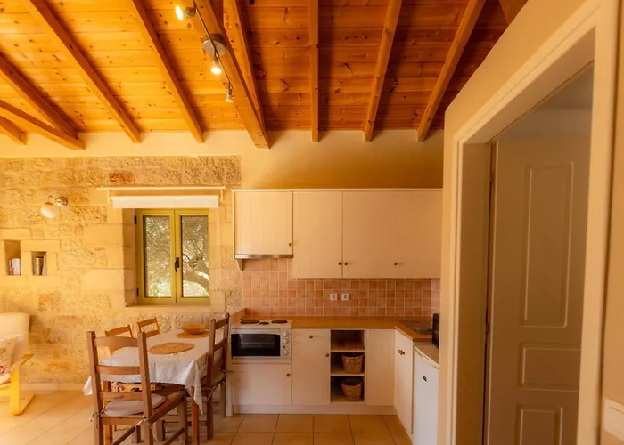 Amoni Holiday Homes *